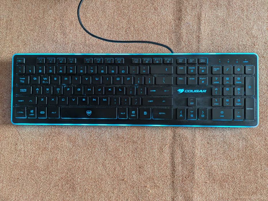 Клавиатура COUGAR VANTAR като нова