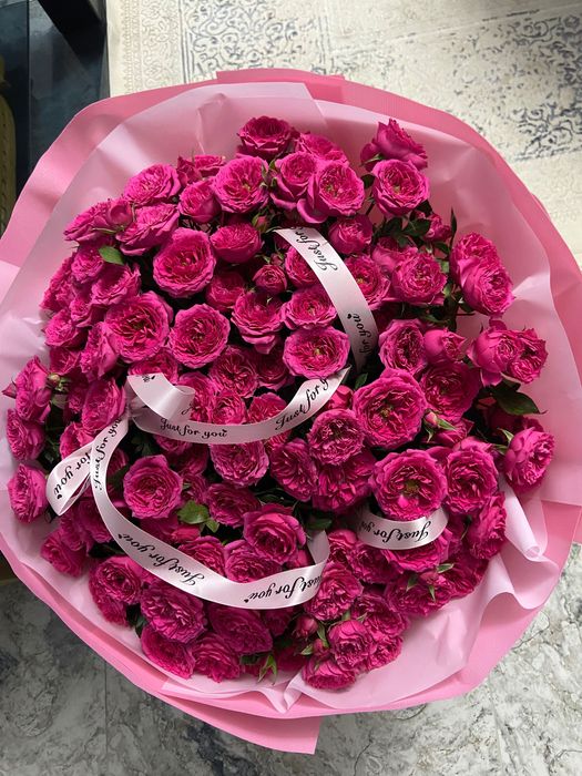 Түнде алынған гүлдер сатылады