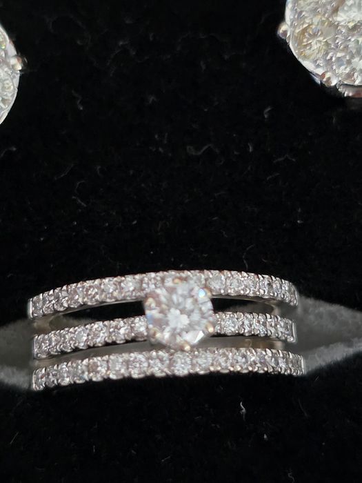 Set inel  cercei pandant aur alb 18k  cu diamante