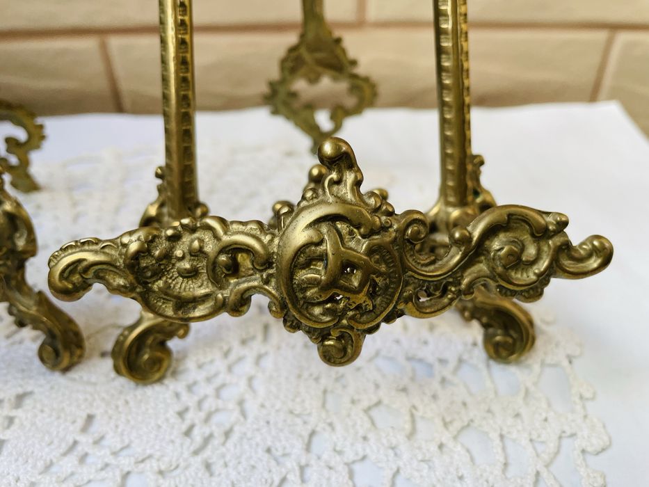 Красива месингова поставка от Англия