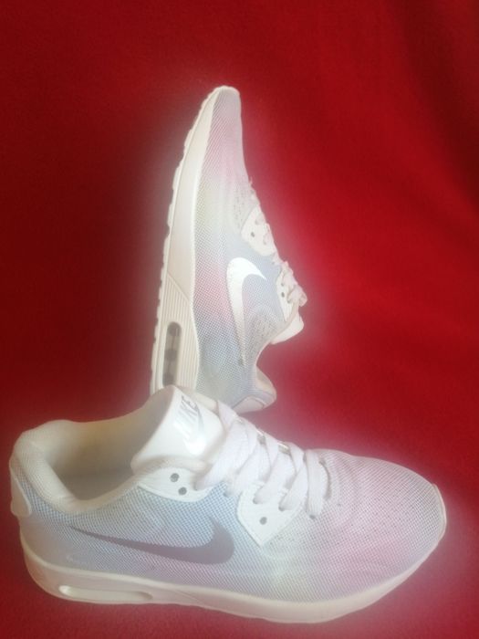 NIKE, Дамски маратонки, маркови.номер 35.
