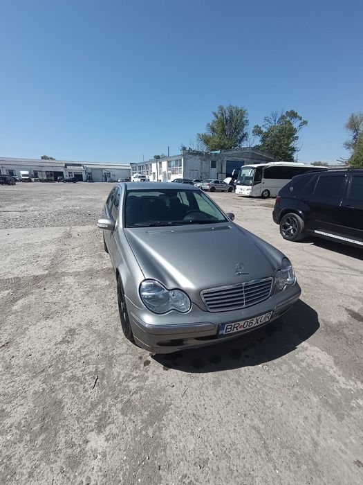 Mercedes c220 2004  pentru dezmembrat