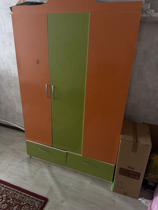 Продам детскую шкаф и кровать