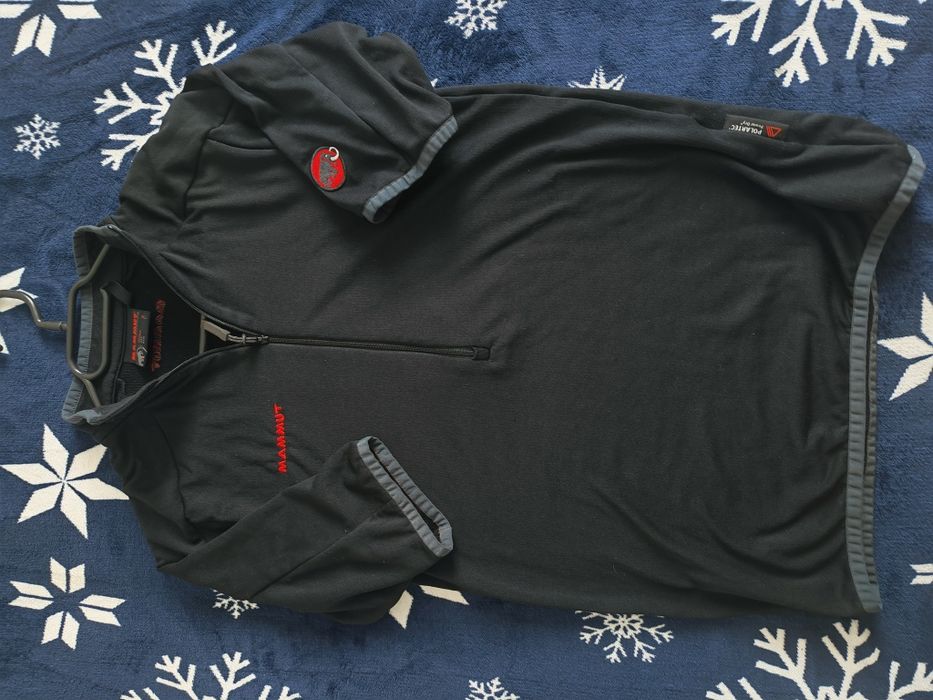 Vând Tricou MAMMUT NEGRU, mărime M