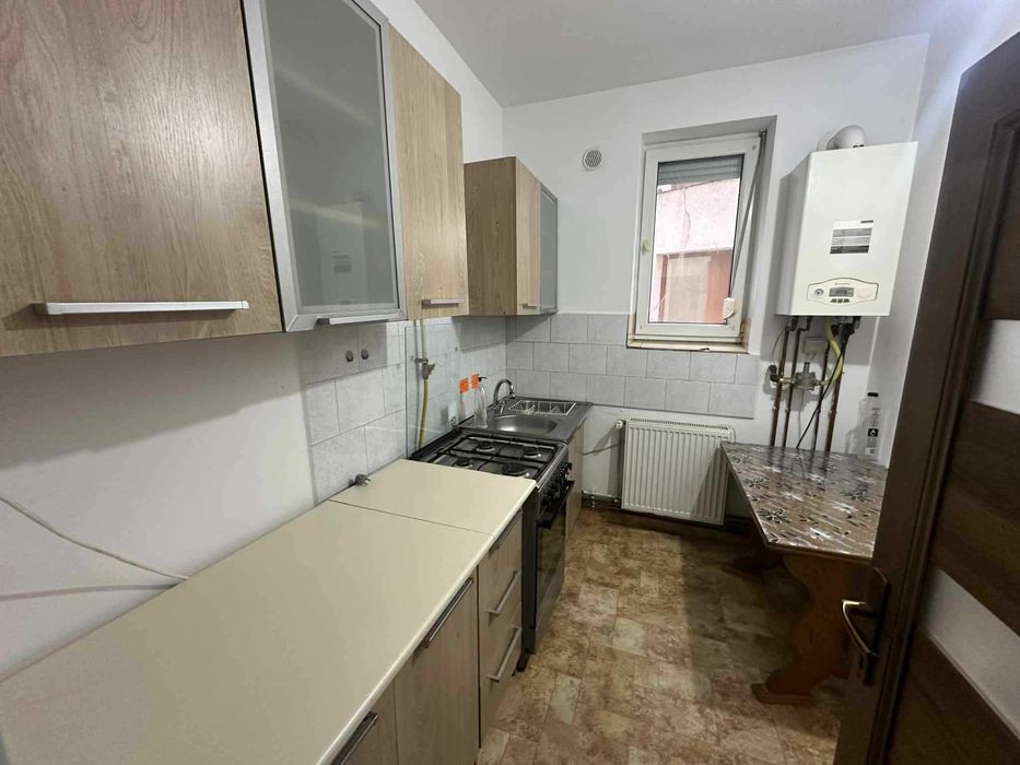 De vânzare – casă din cărămidă cu 2 etaje și 2 apartamente separate