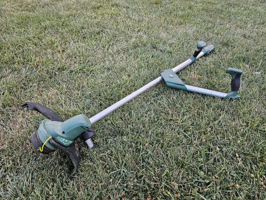 Trimmer gazon Bosch Universal Grasscut 18-260 LI, 26 cm