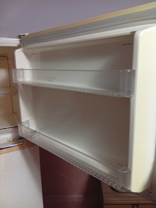 Продам рабочий холодильник