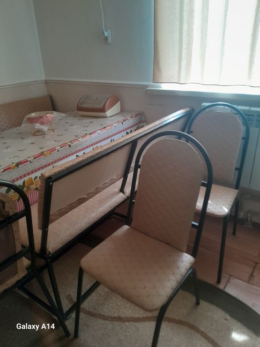 Стулья угловой и стулья