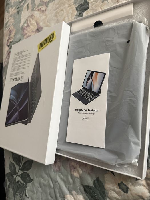 Husa cu tastatura pentru ipad