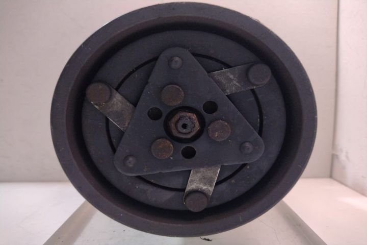 Compresor Clima 7700273801 Dacia Logan prima generatie seria