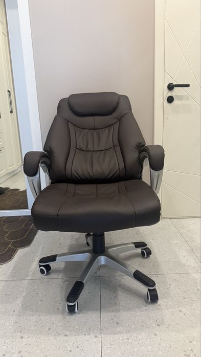 Офисное кресло для руководителя