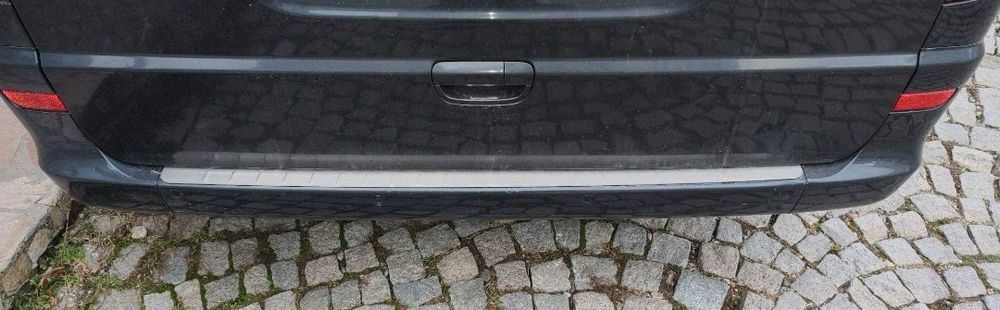 Протекор за задна броня за всички марки и модели автомобили.