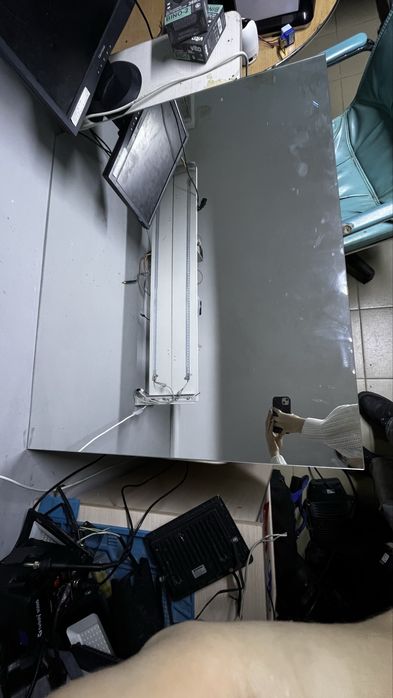 Зеркало, отражающая поверхность