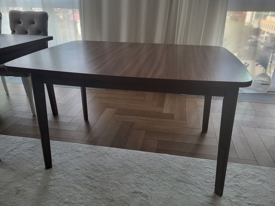 Стол гостиной и кухни