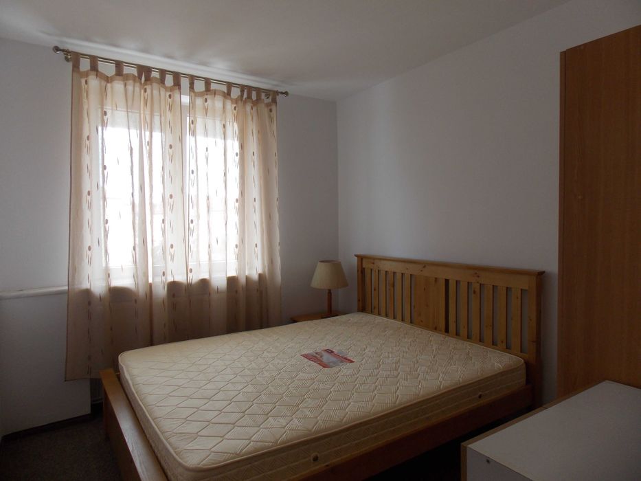 PROPIETAR Inchiriez  apartament 2 camere decomandate ,cartier Strand