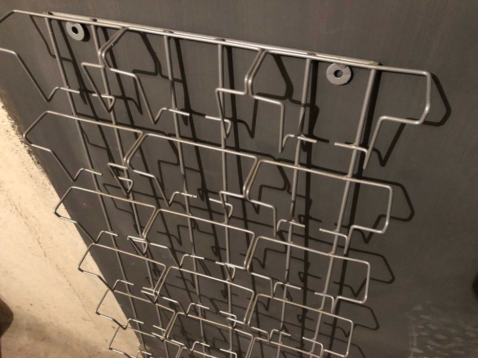 Продавам метални щендери за картички и магнити, нови или в отличен вид