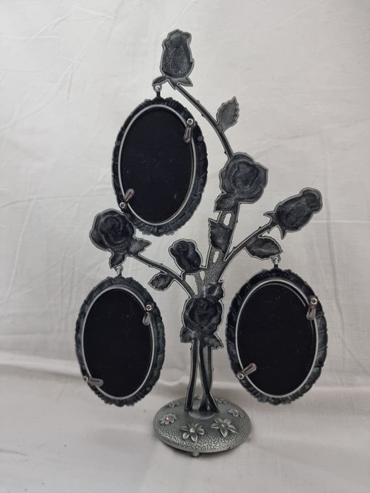 Suport metalic pentru 3 fotografii