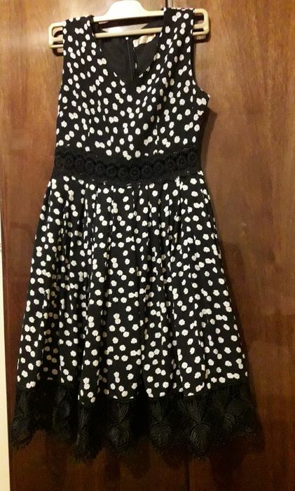 2  платья разные