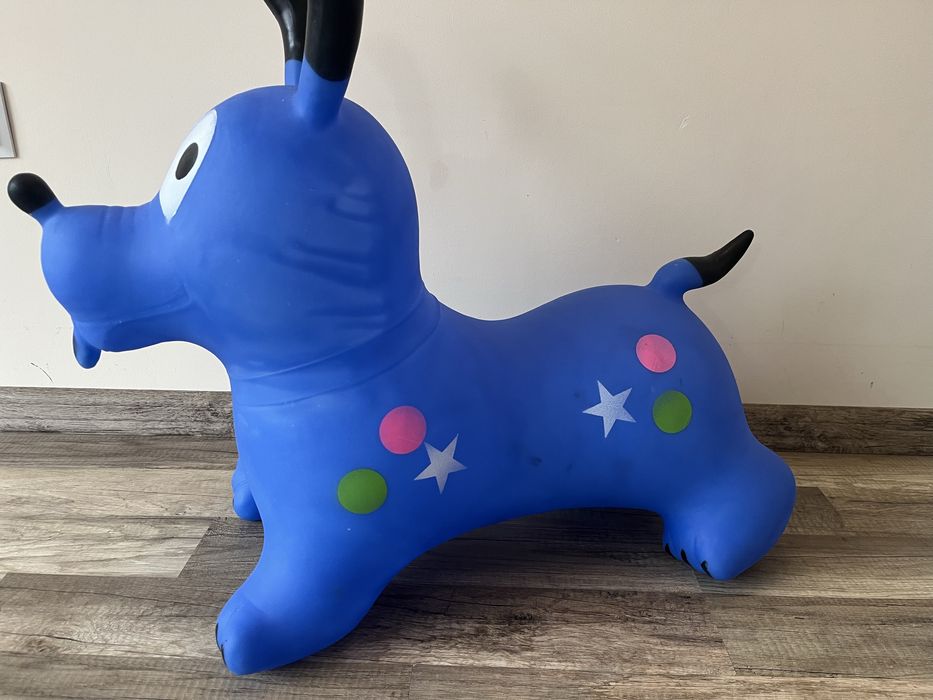 Гумено куче за скачане