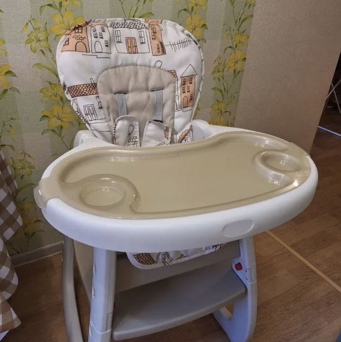 стол 2в1 Babyton дәл суреттегідей,артық сұрақ жоқ.Стулья для кормления