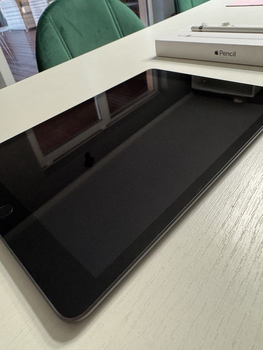 iPad 7th gen 2019 si Pencil Apple Lightning