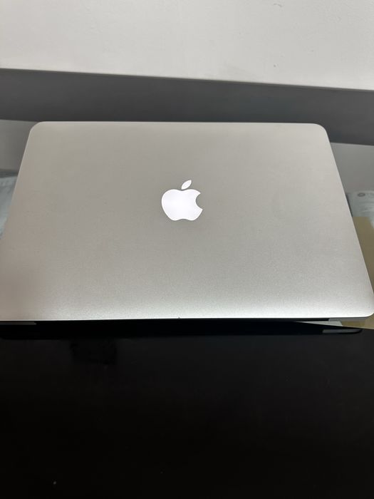 Macbook Pro 13” Retina (Early 2015)  256GB- Перфектен! Пълен Комплект!
