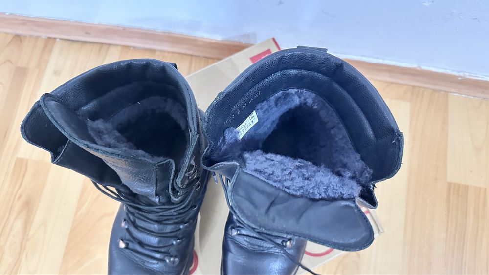 Зимный берцый черный