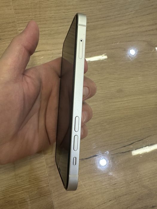 iPhone 12 128 память белый в идеале.