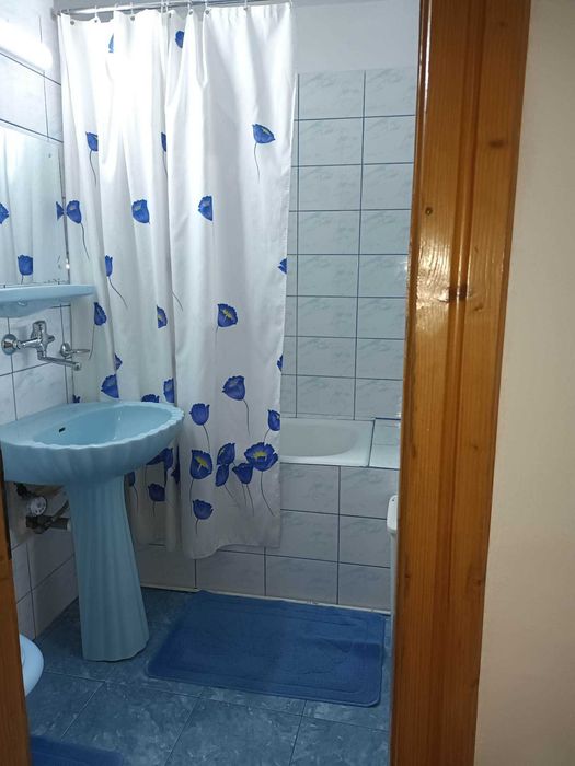 Inchiriez apartament cu doua camere