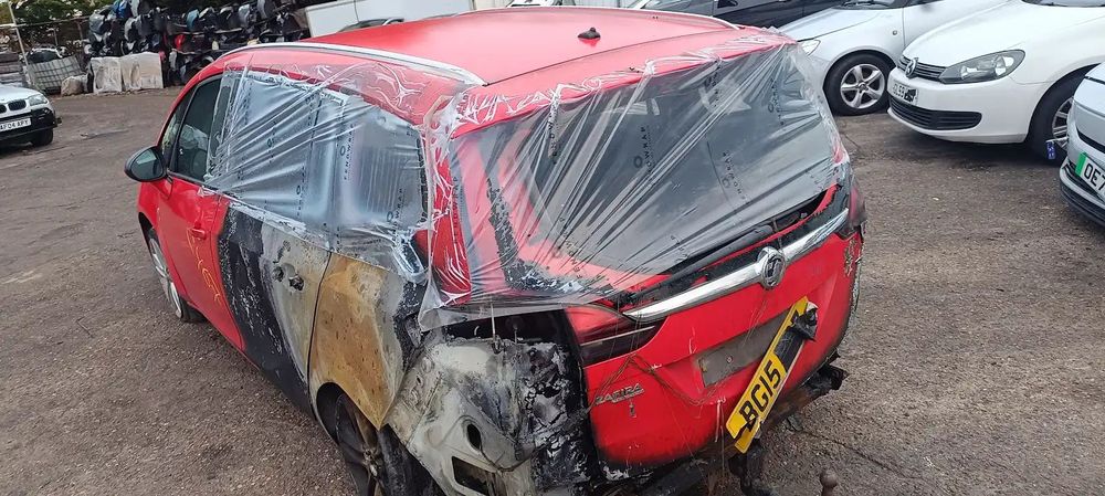 Dezmembrari / Dezmembrez Vauxhall Zafira C (D75) Tourer 2.0 CDTI A20DT cutie viteze manuala cod culoare GBH