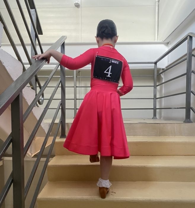 Красивое спортивно-бальное рейтинговое платье