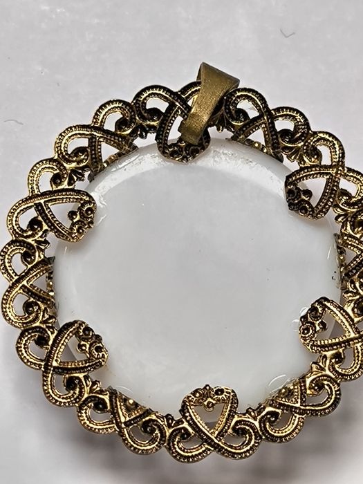 Позлатена  КАМЕЯ