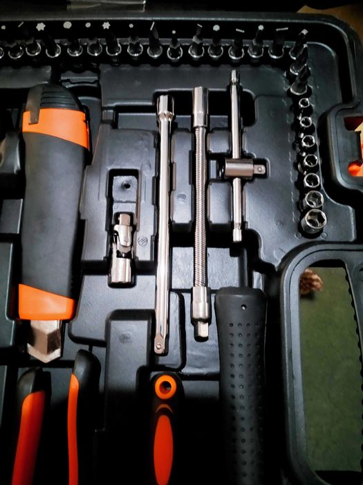 Trusă scule 109 piese – nouă, neutilizată – valiză completă casă & auto