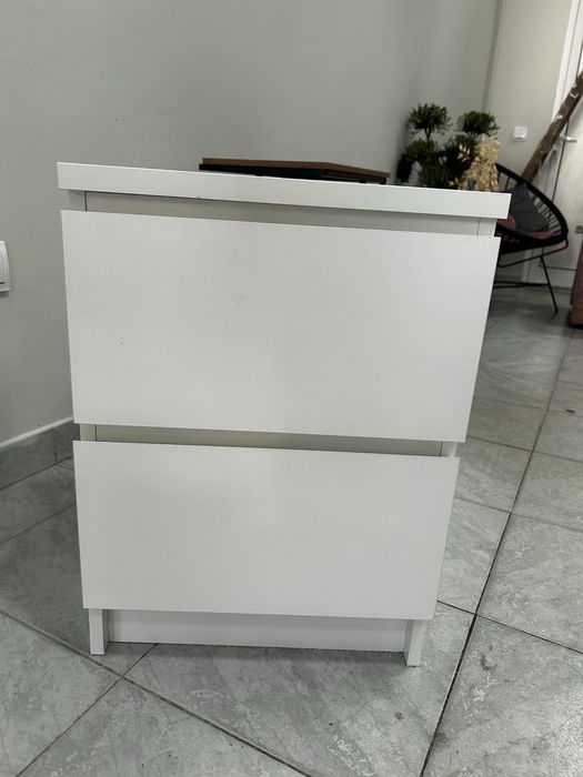 Нощно шкафче Yusk