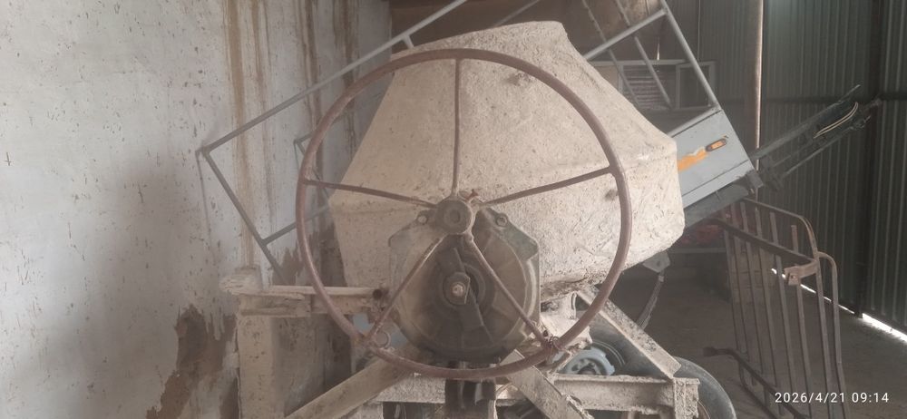 Qolib bilan betona mishalka sotiladi