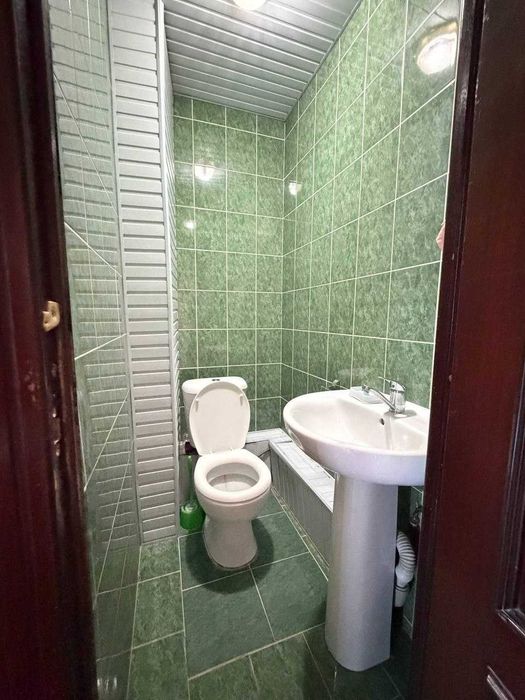 Продаю квартиру.ЮНУСАБАД-4 АВТОСАЛОН 4\7\9 ,96 м²