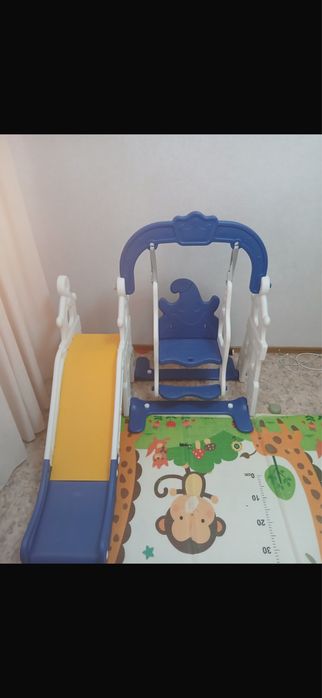 Продам десткая горска с качелью