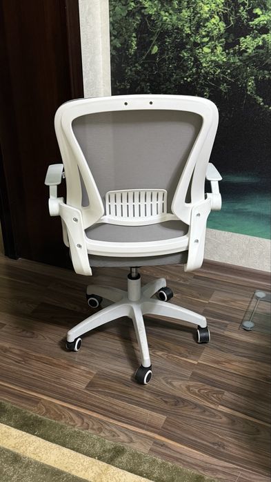 Компьютерное офисное кресло