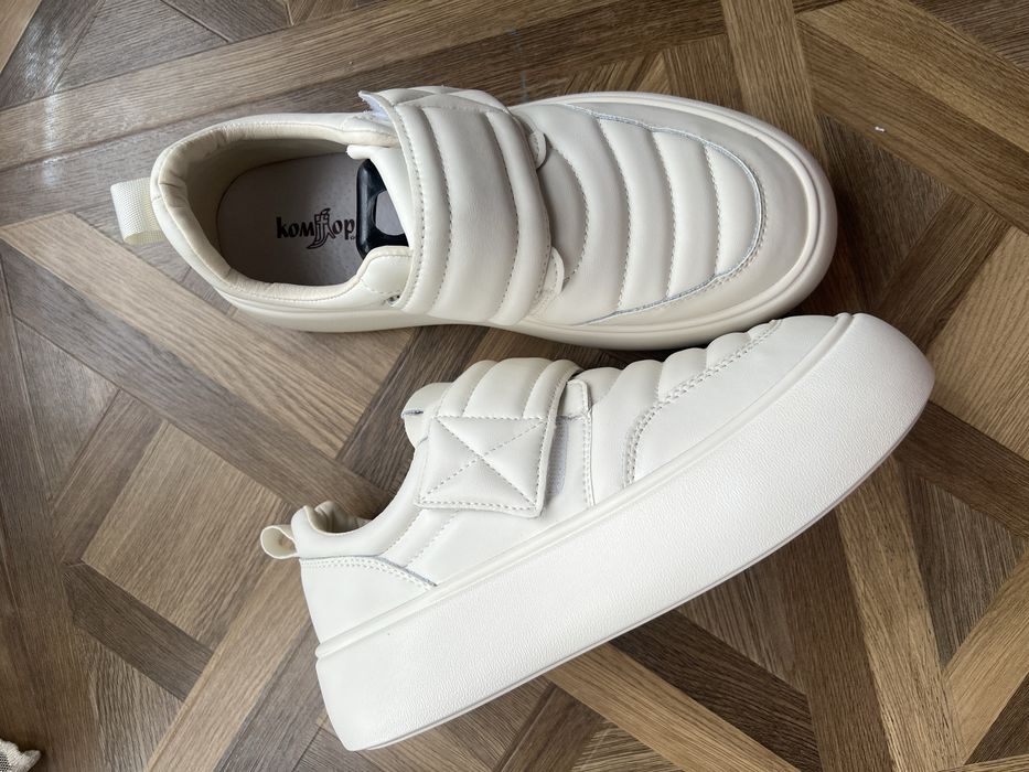 Женские кожаные кроссовки