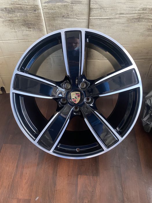 Janta Originala Porsche Cayenne 9Y E3 R 22 -puntea spate