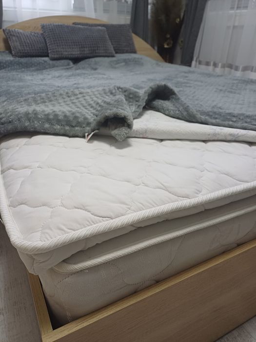 Спалня със матрак и топ матрак