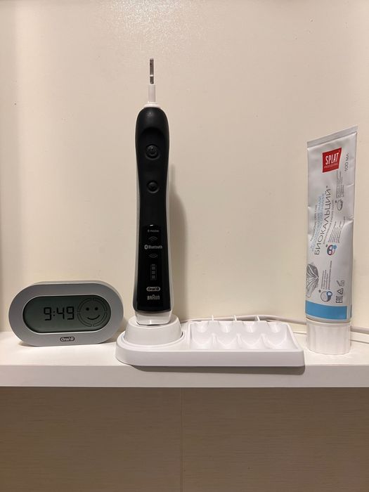 Умная зубная щетка Oral-B Braun triumph professional care