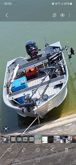 Vand barca de aluminiu peridoc si motoare