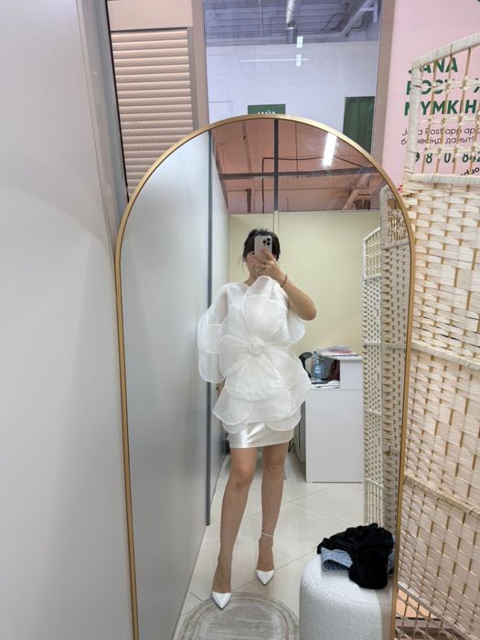 Продам платья и корсет