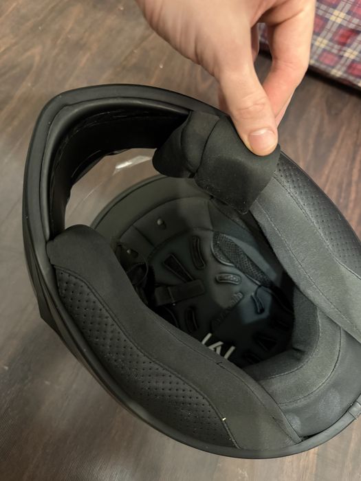 Каска  Airoh Valor Размер М