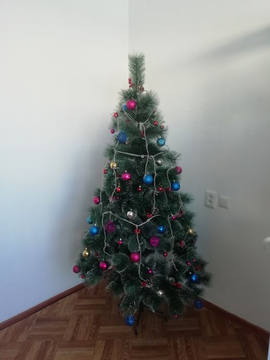 Продается новогодняя ёлка