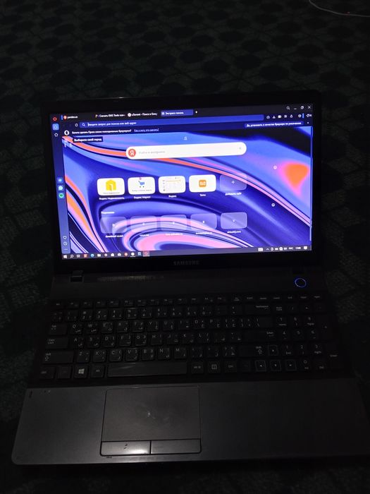 Samsung Notebuk sotiladi