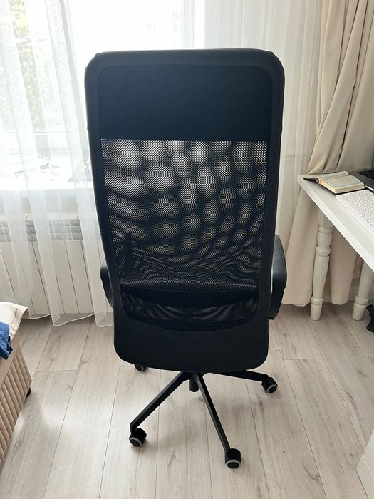 Продам офисное кресло ikea markus