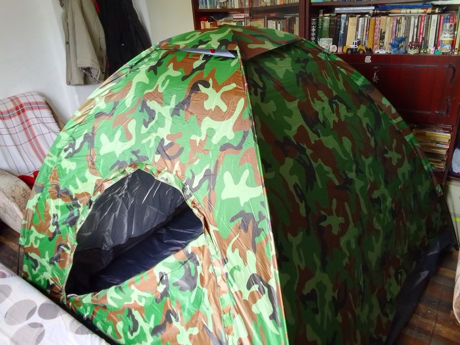 Камуфлажна палатка нова.