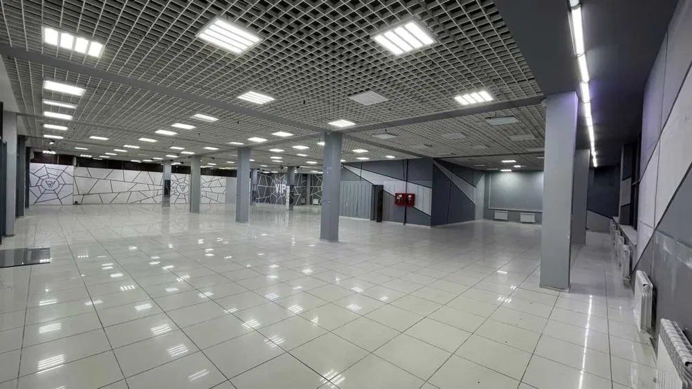 Аренда коммерческого помещения 664 м² под магазин одежды/масс-маркет